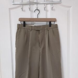 Dockers Men's Tan Flat Front Pants 32" X 30"